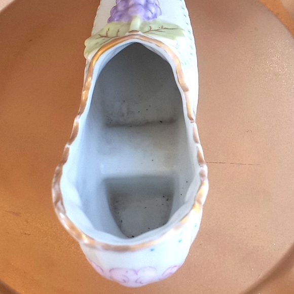Vintage - Victorian Style Shoe Porcelain with Grape Cluster - Picture 5 of 13